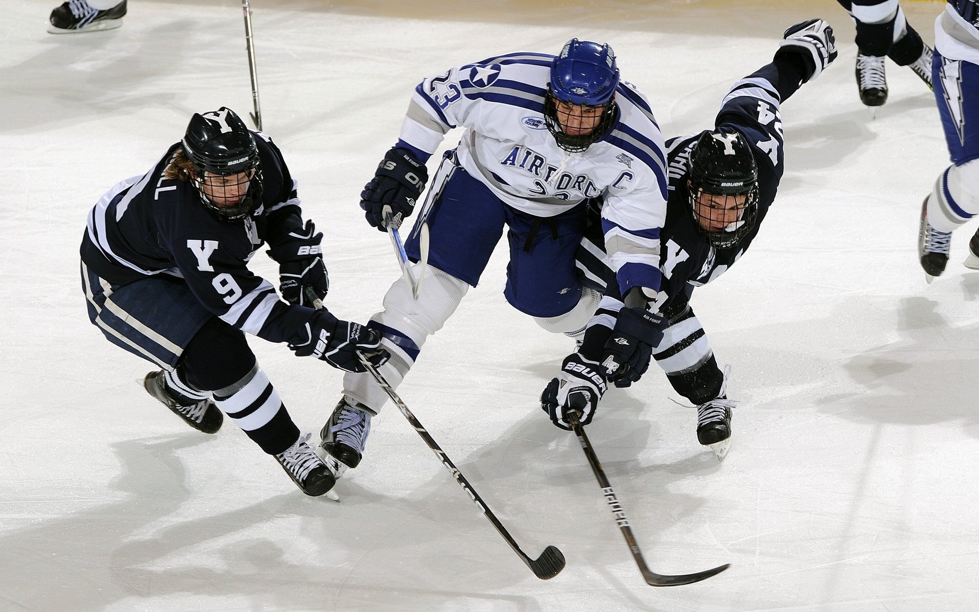 篮球专项技能训练的智能辅助系统开发，篮球运球辅助训练