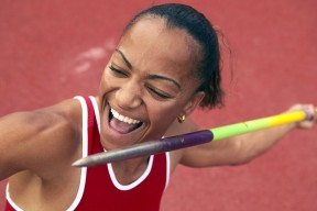 国足战术演练针对不同对手，国足训练备战