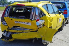 公车私用被曝光，广东英德法院确认警车违规事实，警车公车私用的界定